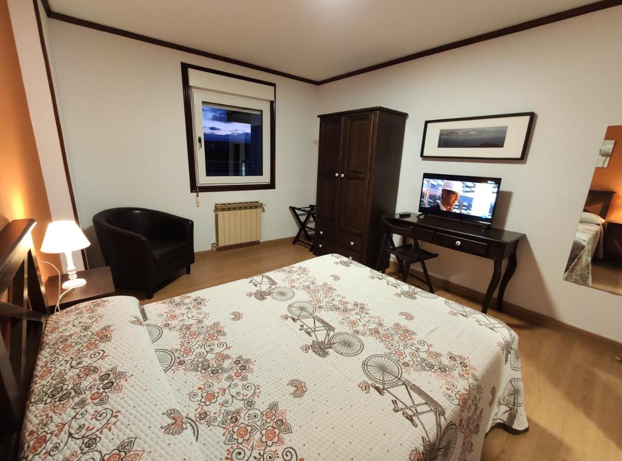 Forcarei Hostal-Restaurante Paris מראה חיצוני תמונה